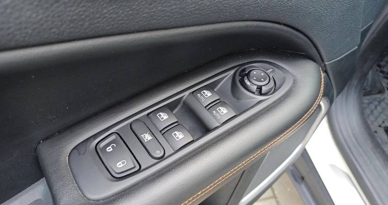 Jeep Compass cena 83500 przebieg: 54390, rok produkcji 2018 z Kluczbork małe 379
